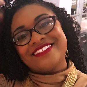 Meet your Posher, Alicia